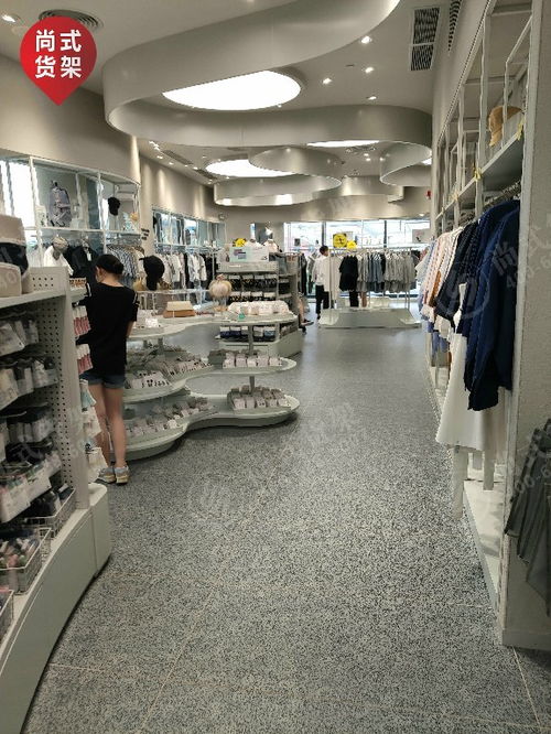 苏州猎头 H&M风格快时尚服装货架工厂直销的机遇与挑战